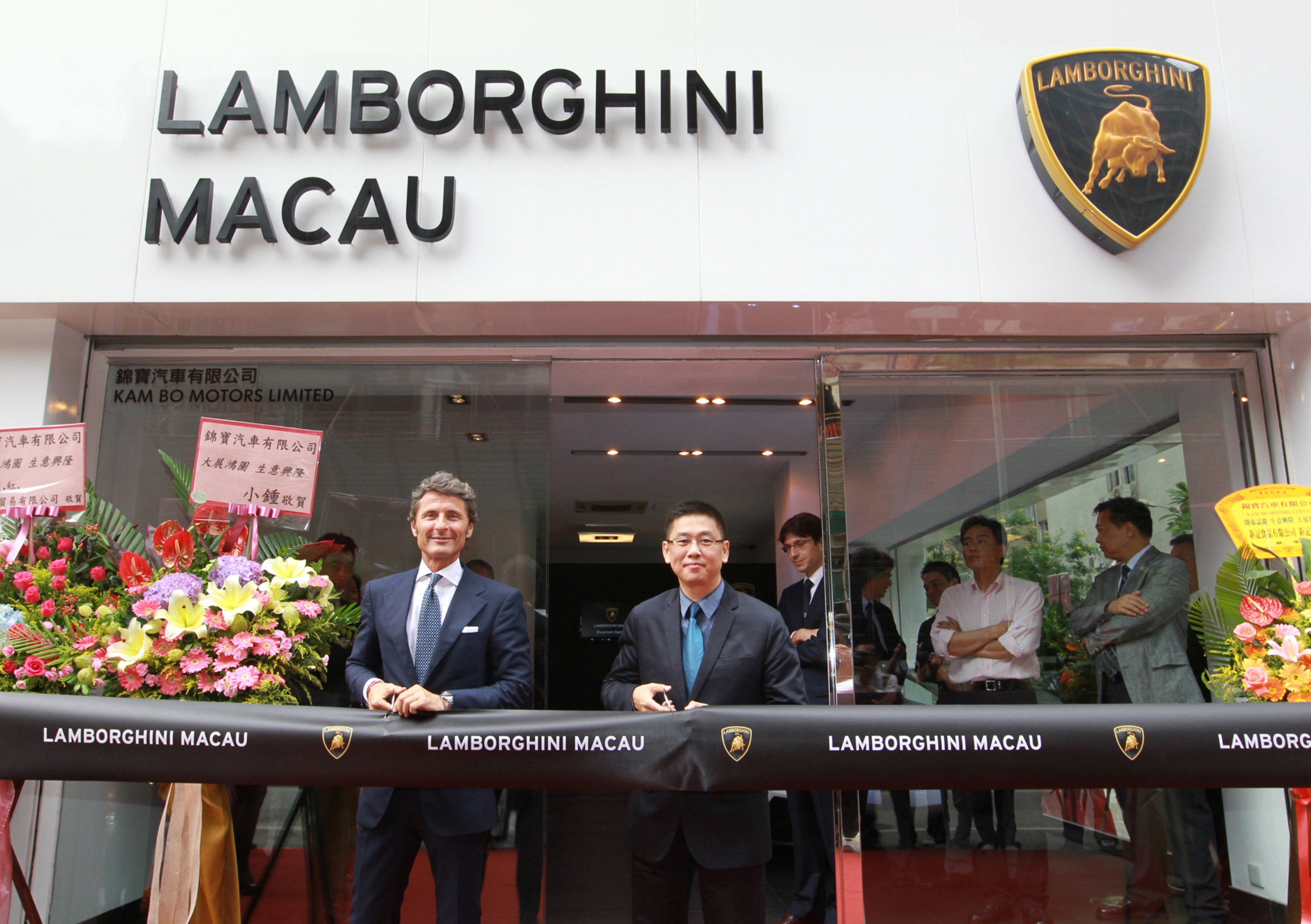 Lamborghini: aperti due nuovi dealer in Svizzera e Cina