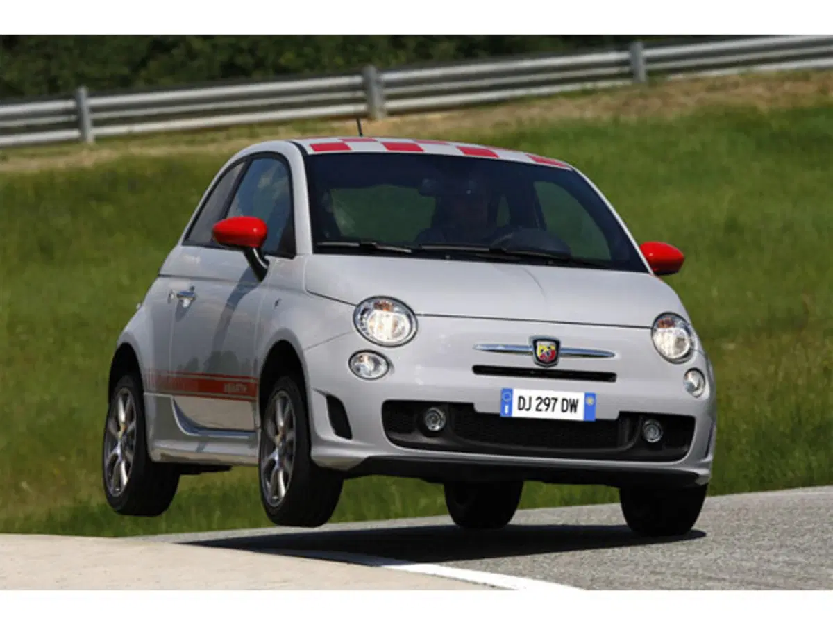 Abarth: la 500 dello Scorpione arriverà negli USA (4)