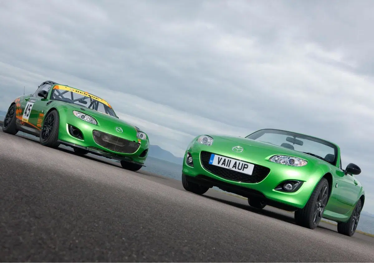 Mazda MX-5 e Mazda2 Black Series: edizione limitata per il solo mercato britannico