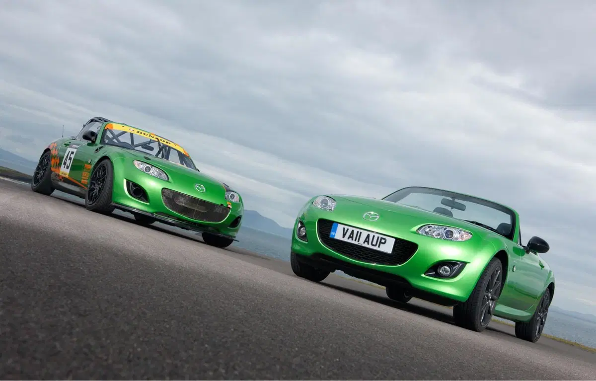 Mazda MX-5 e Mazda2 Black Series: edizione limitata per il solo mercato britannico (3)