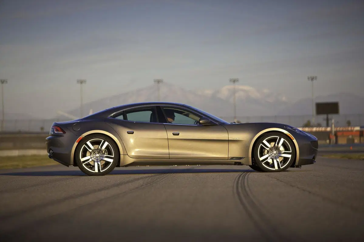 Fisker: al via le consegne della Karma (4)