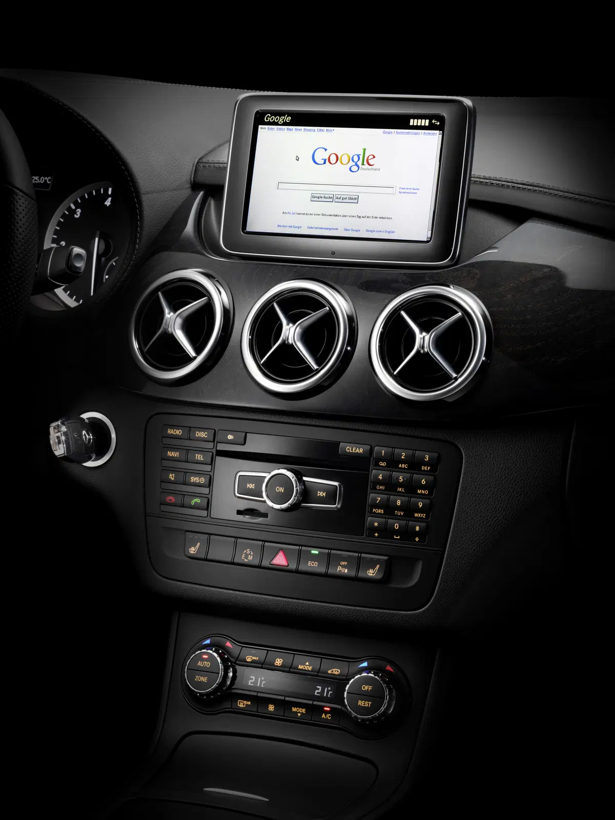 Nuova Mercedes Classe B: prime immagini (6)