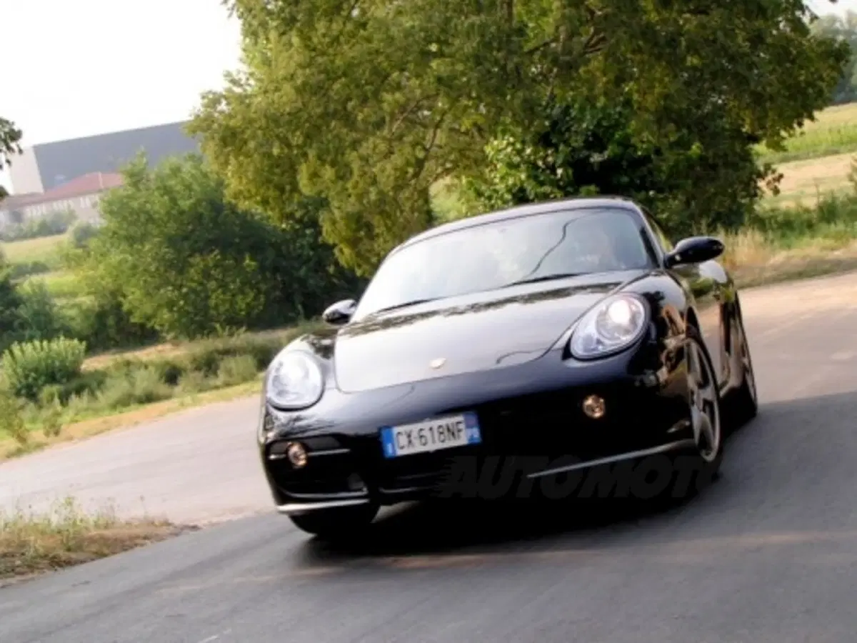 Porsche: mercato in crescita nel primo semestre 2011 (9)