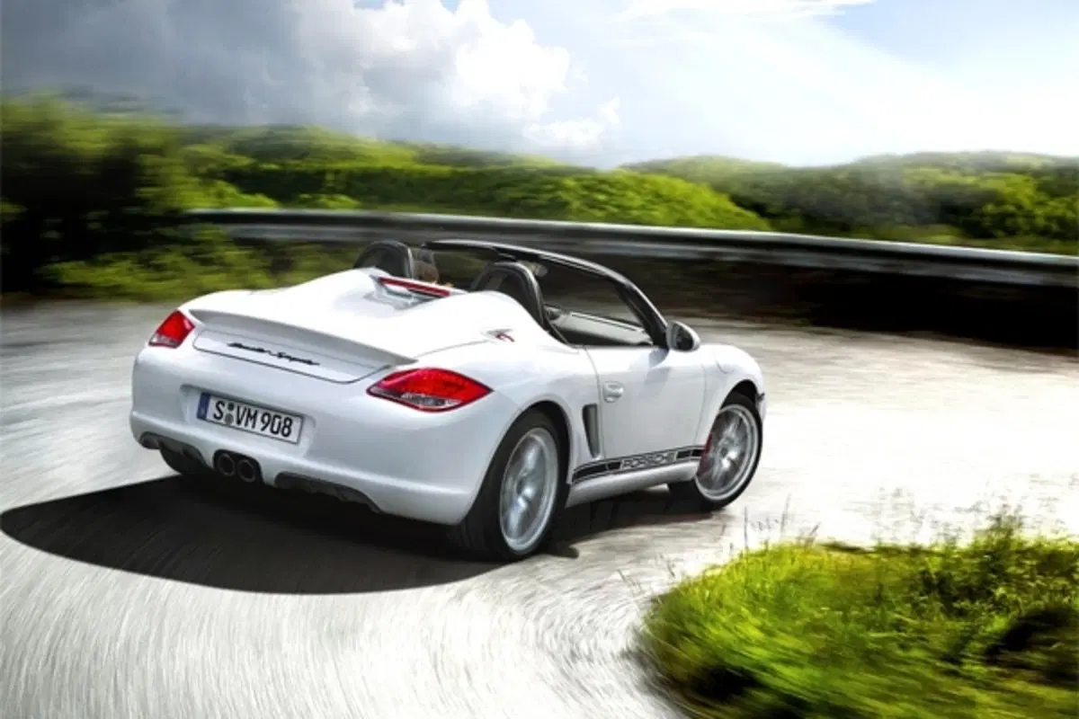 Porsche: mercato in crescita nel primo semestre 2011 (13)