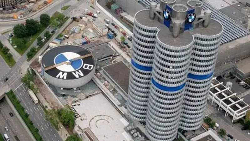BMW: utili raddoppiati nel secondo trimestre 2011