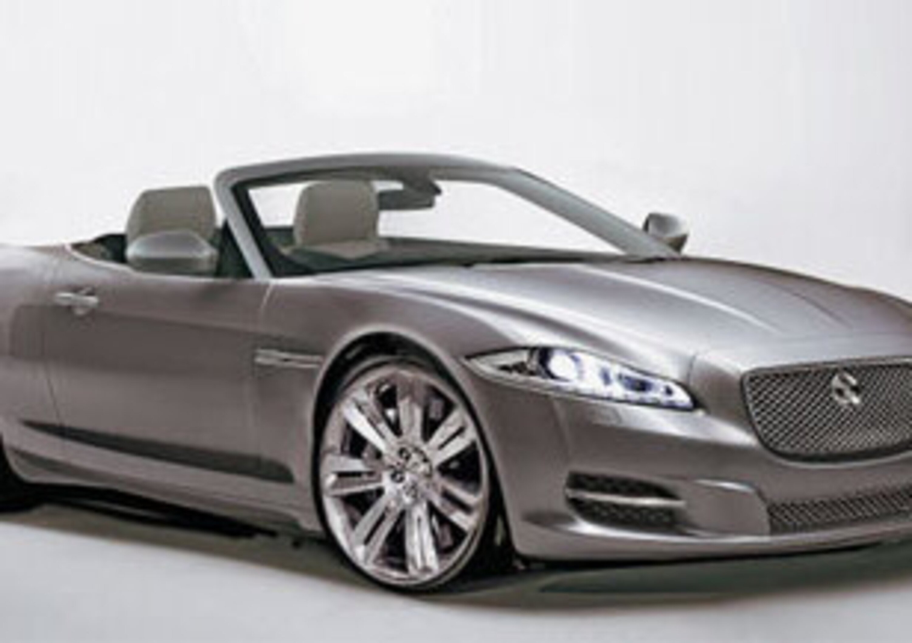 Jaguar XE Roadster: si vedr&agrave; al Salone di Francoforte?