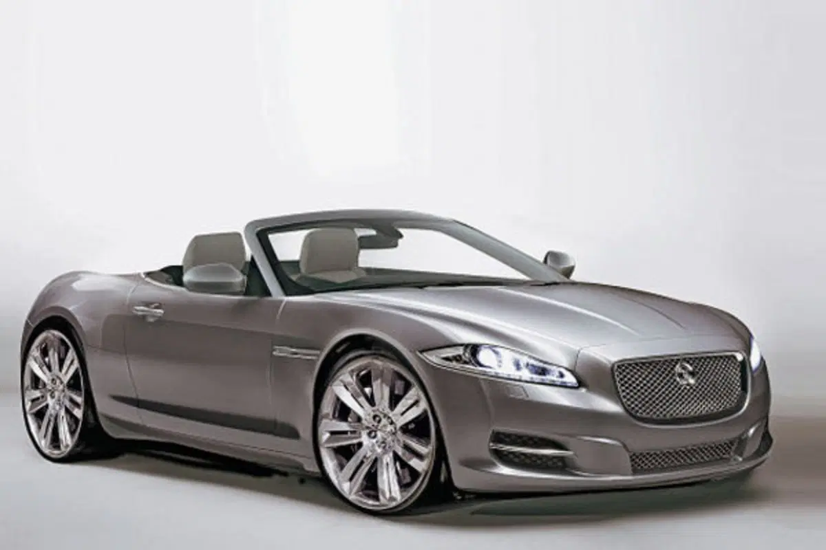 Jaguar XE Roadster: si vedrà al Salone di Francoforte?