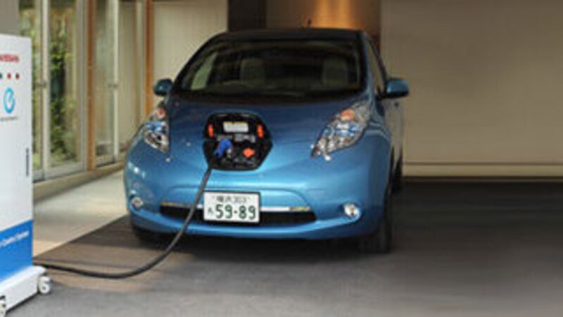 Nissan: accordo con Schneider per ricarica elettrica domestica