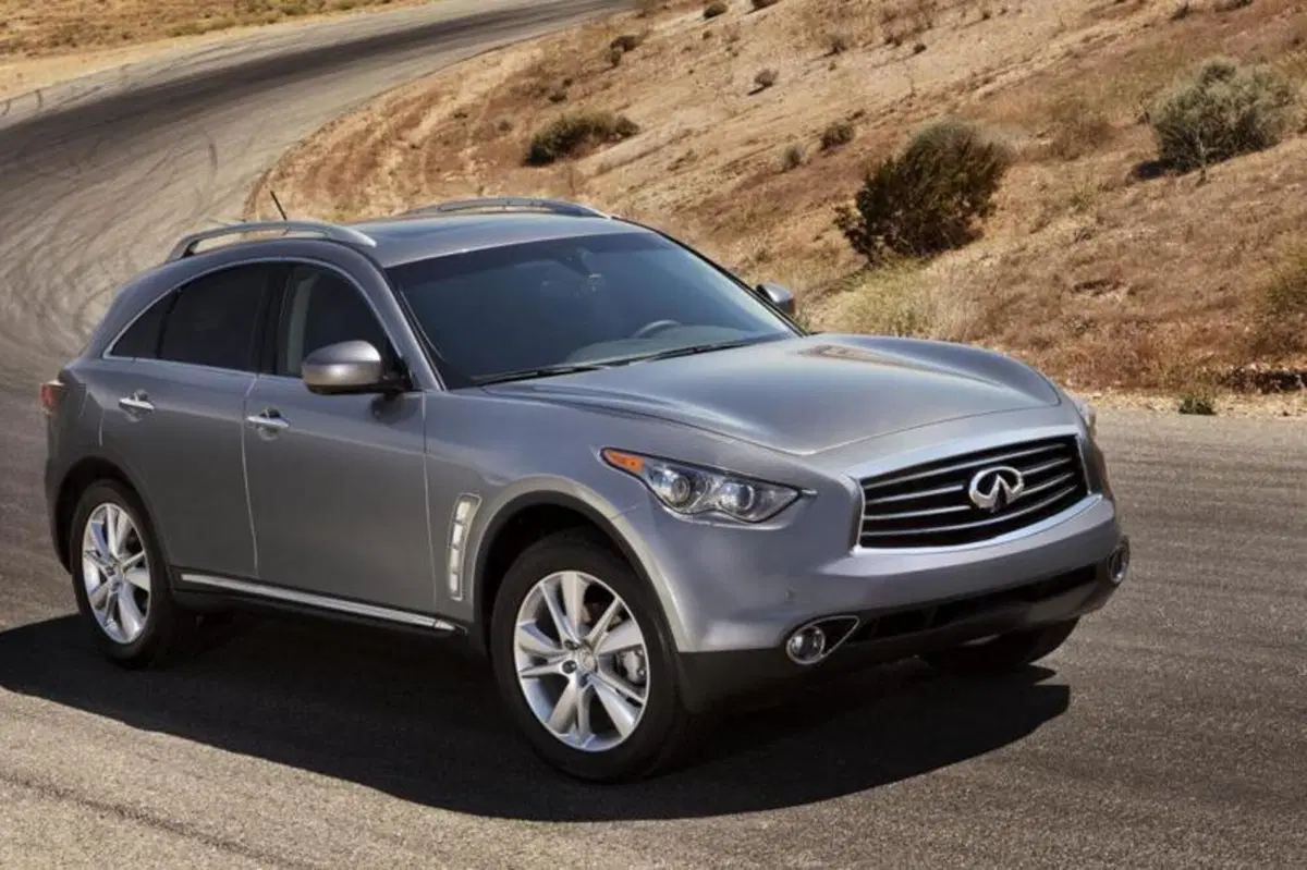 Infiniti FX: il restyling arriva in USA con il M.Y. 2012 (4)