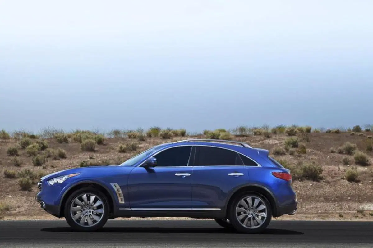 Infiniti FX: il restyling arriva in USA con il M.Y. 2012 (5)