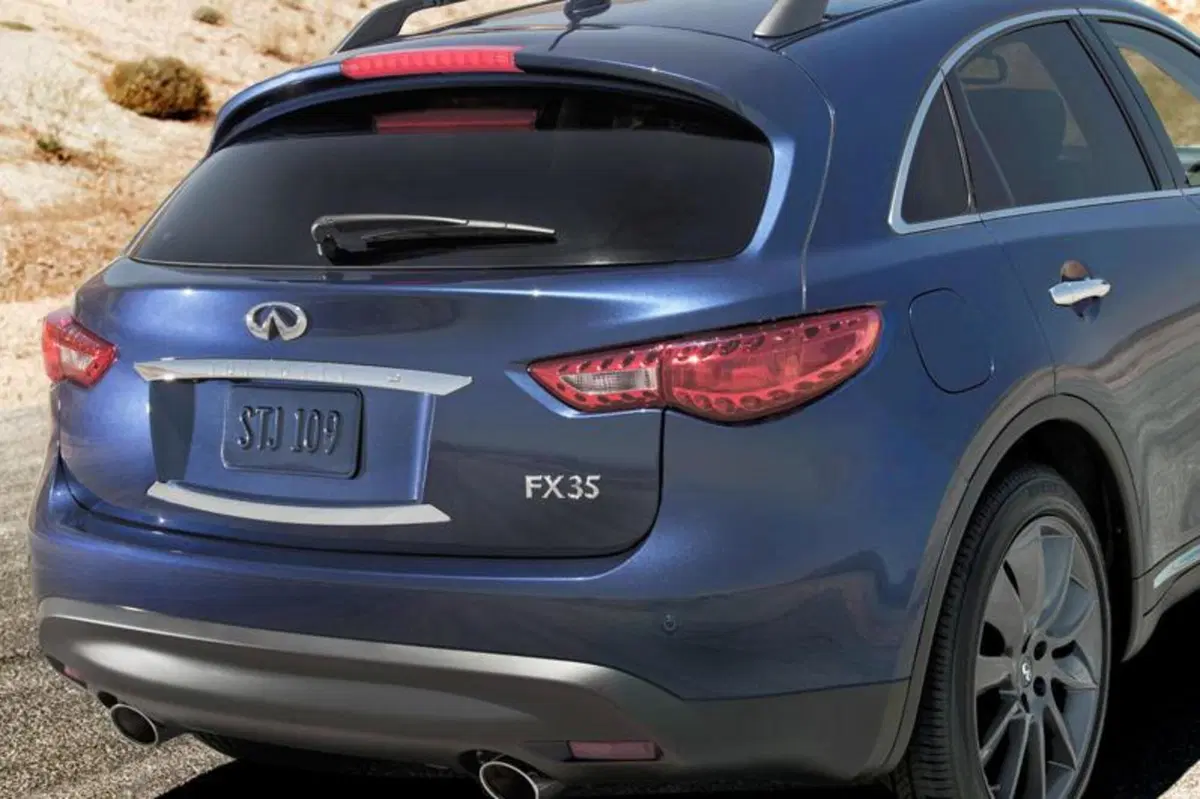 Infiniti FX: il restyling arriva in USA con il M.Y. 2012 (7)