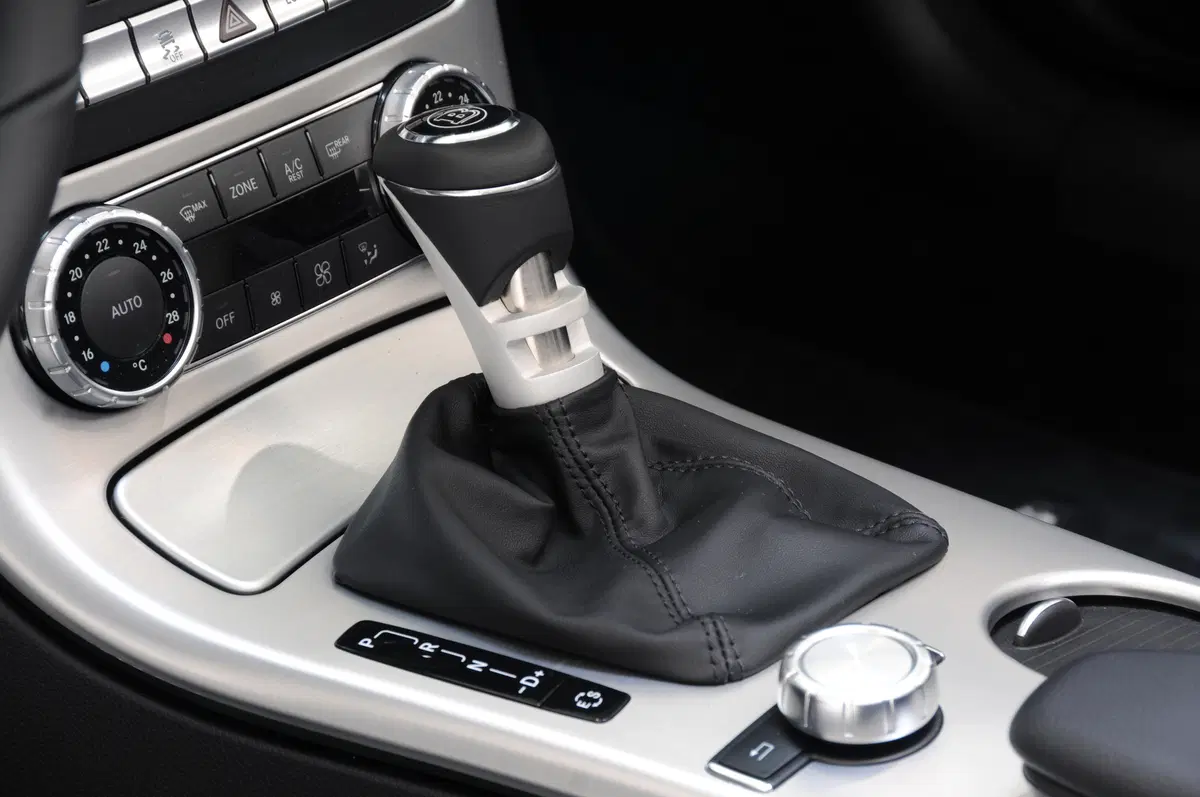 Mercedes SLK: il “tuning program” di Brabus (10)