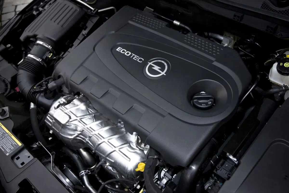 Opel Insignia M.Y. 2012 (2)
