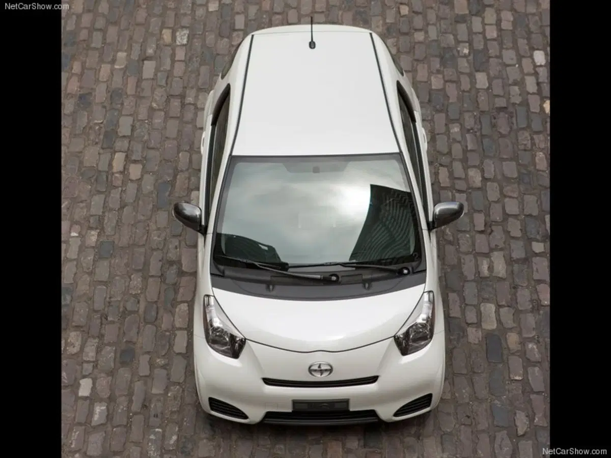 Scion iQ (11)