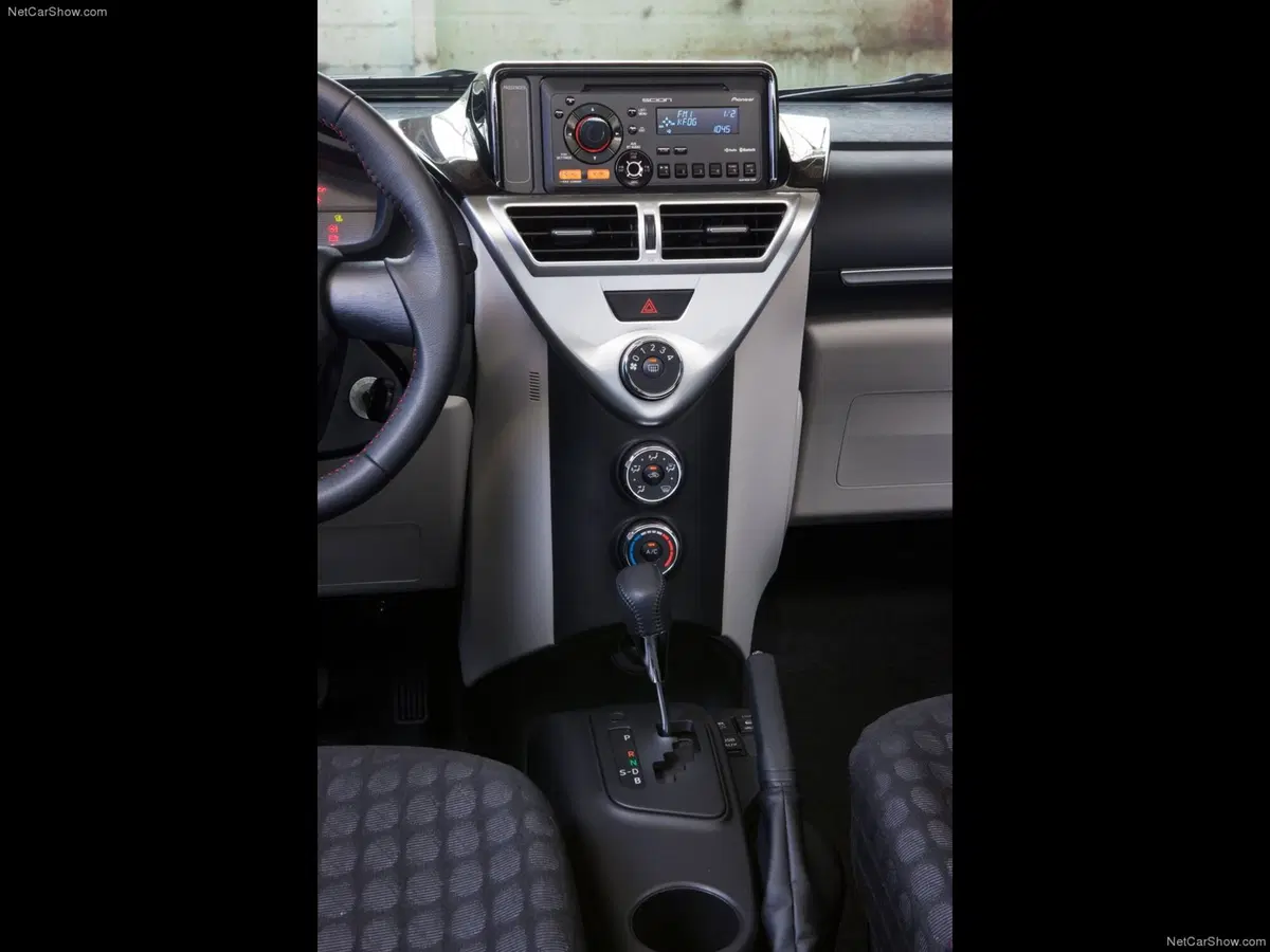 Scion iQ (14)