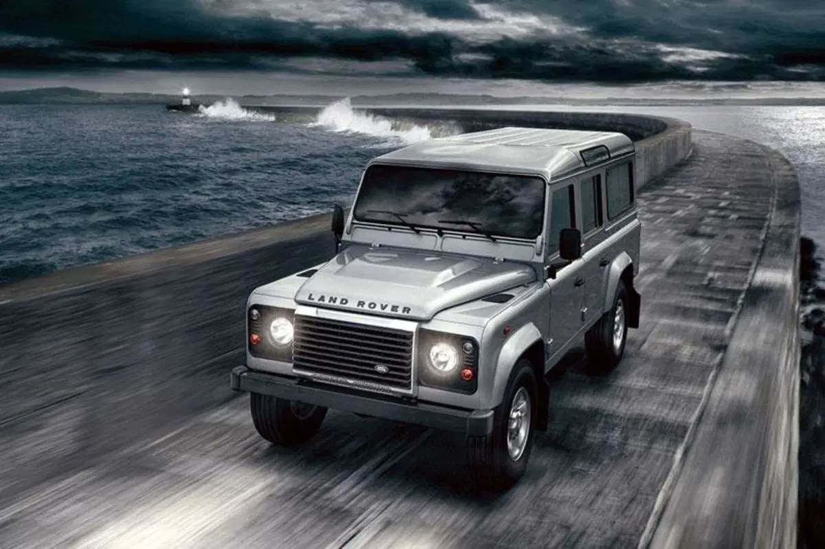 Land Rover Defender M.Y. 2012: nuovo motore 2.2 diesel (2)