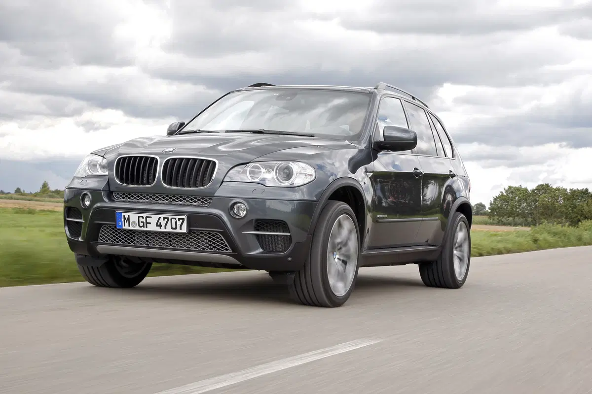 BMW: nuovi pacchetti per X5 e X6 e tecnologia BluePerformance per X5 xDrive 30d