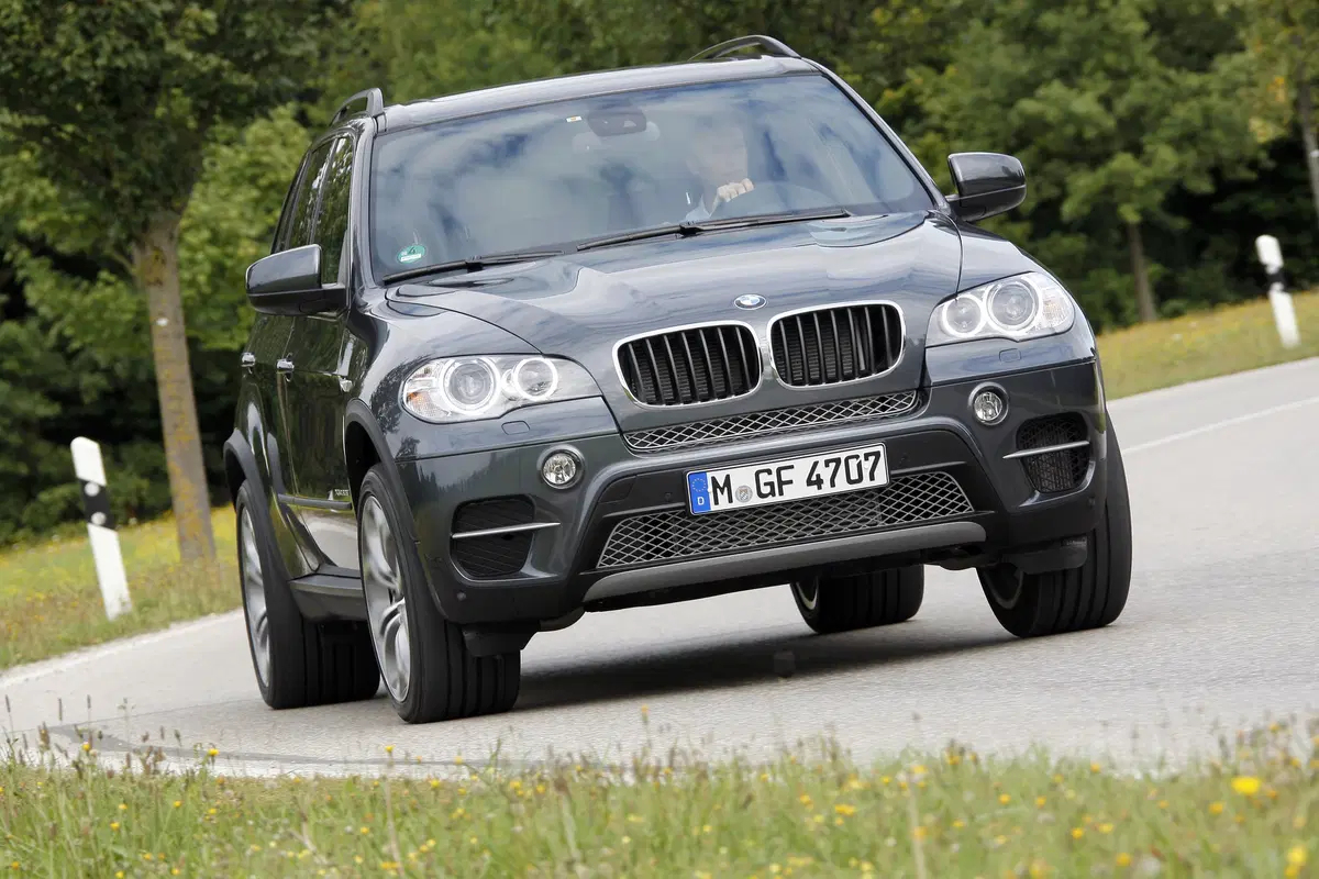 BMW: nuovi pacchetti per X5 e X6 e tecnologia BluePerformance per X5 xDrive 30d (3)