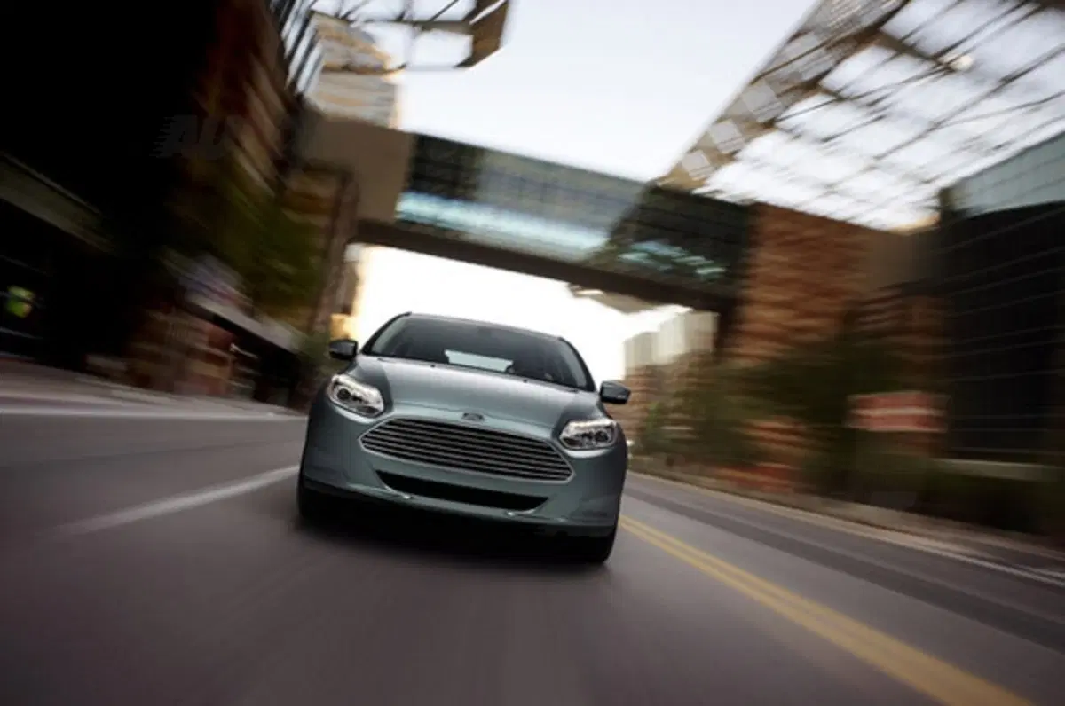 Focus Electric: da fine anno si ricaricherà (anche) col sole (5)