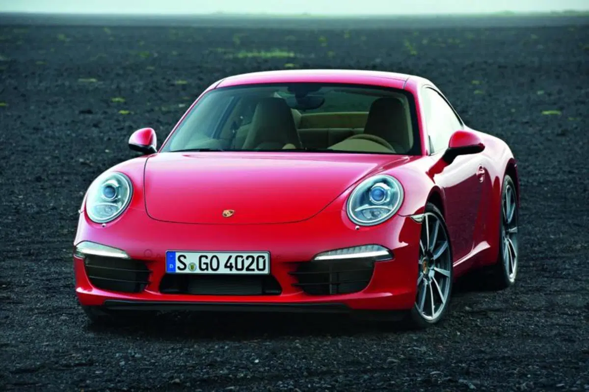 Porsche 911: le prime immagini ufficiali della nuova 991 (5)