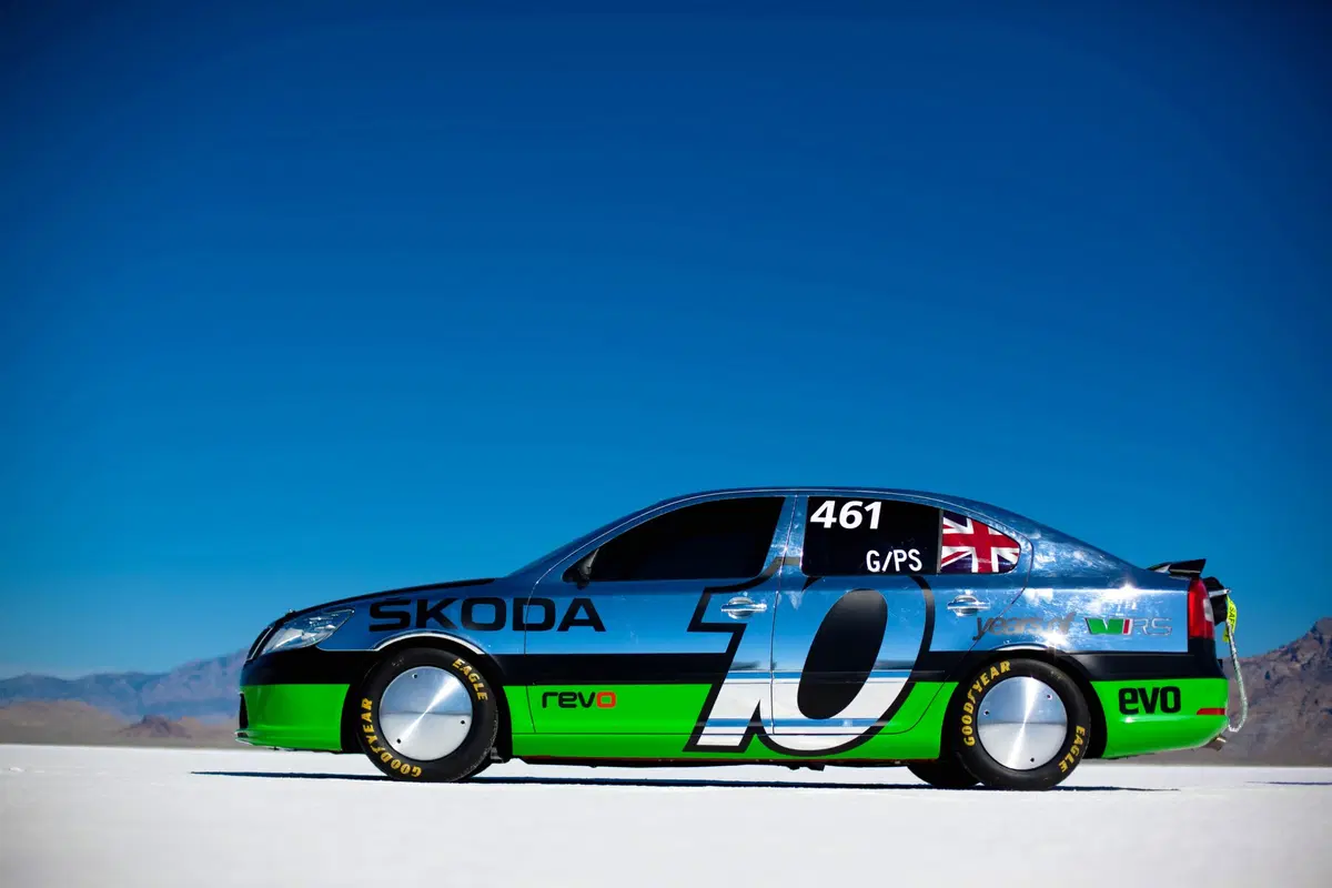 Skoda Octavia vRS Bonneville Special: oltre 325 km/h a Bonneville (2)
