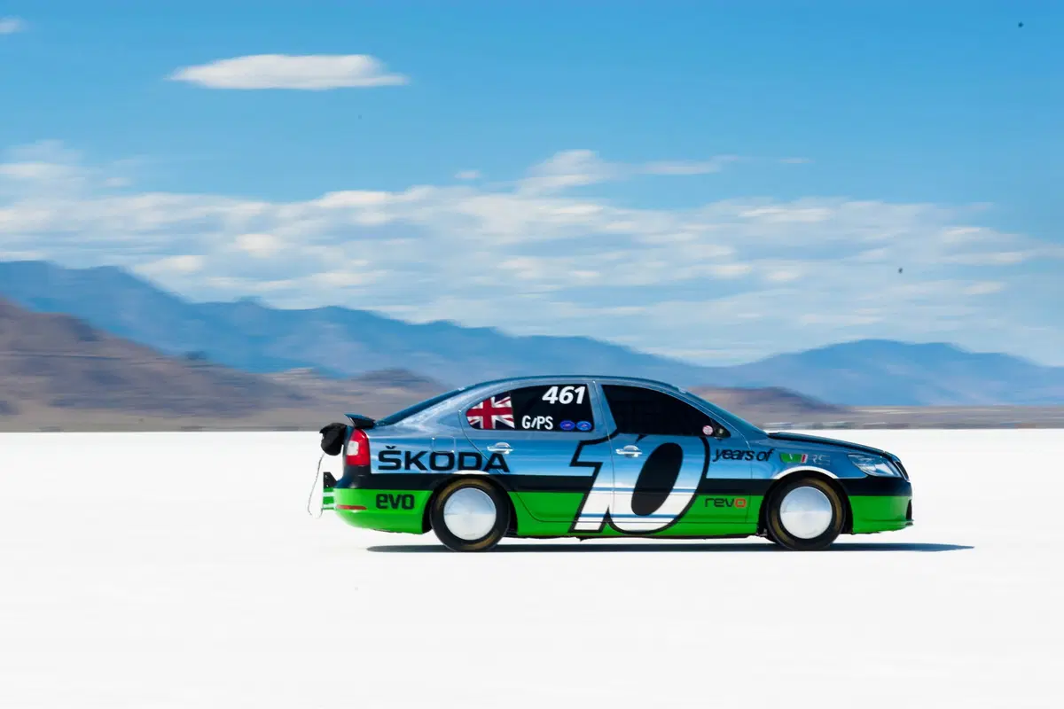 Skoda Octavia vRS Bonneville Special: oltre 325 km/h a Bonneville (3)