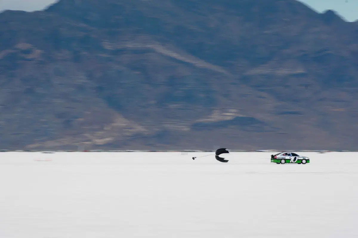 Skoda Octavia vRS Bonneville Special: oltre 325 km/h a Bonneville (6)