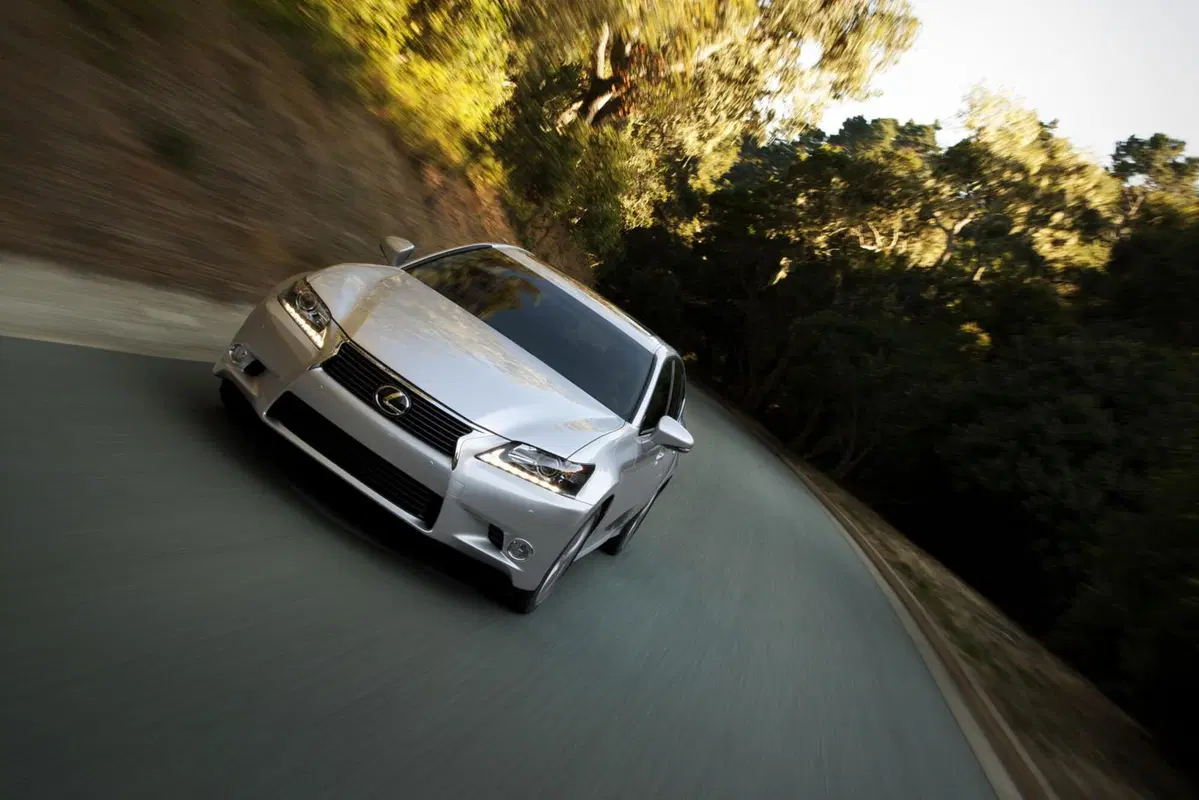 Lexus GS: primi dettagli e foto ufficiali (2)