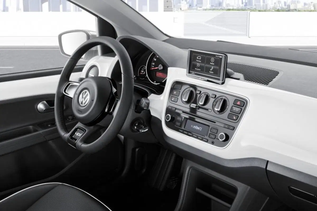 Volkswagen up! - prime immagini e informazioni ufficiali (16)