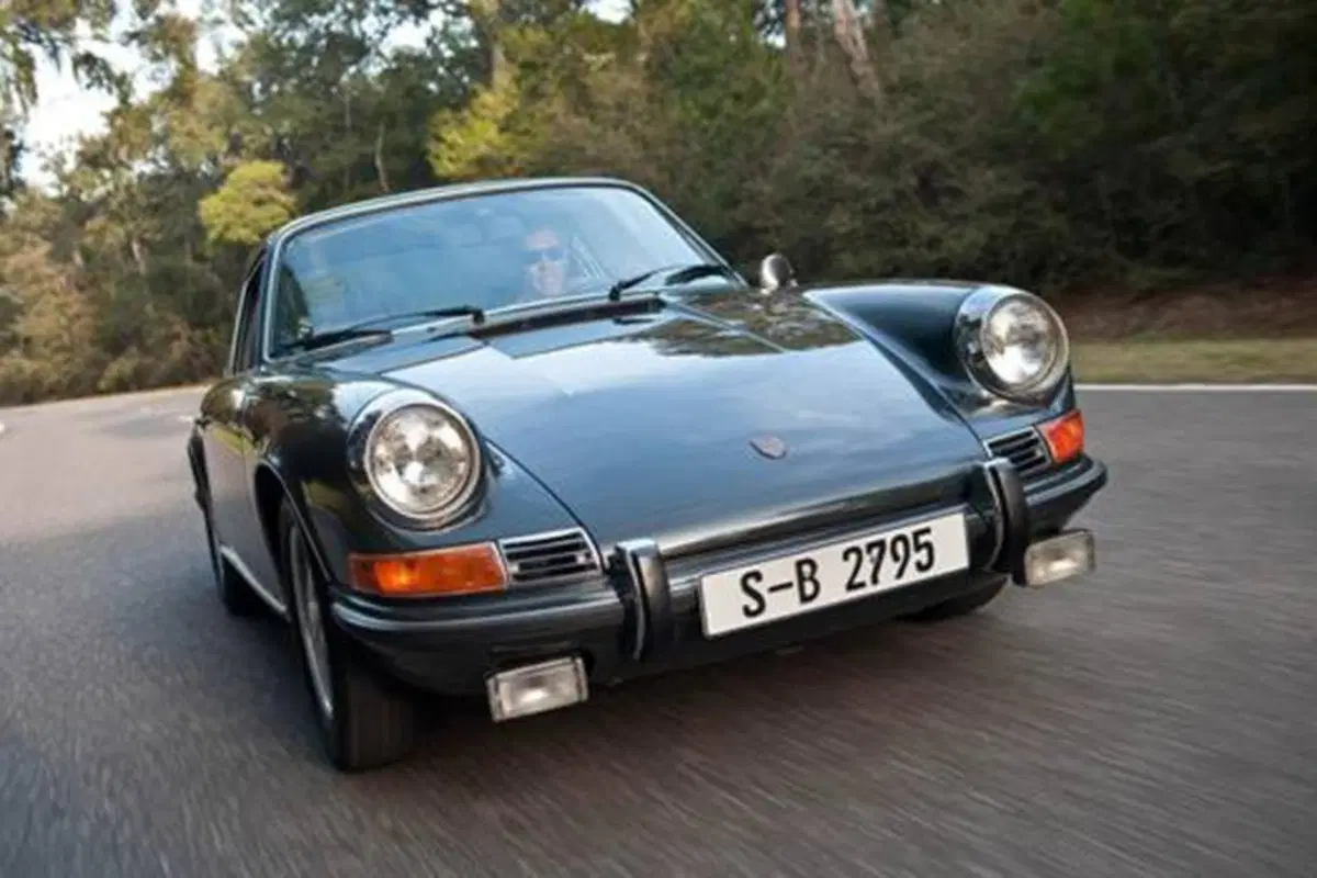 Porsche: venduta all’asta la 911 S di Steve McQueen (2)