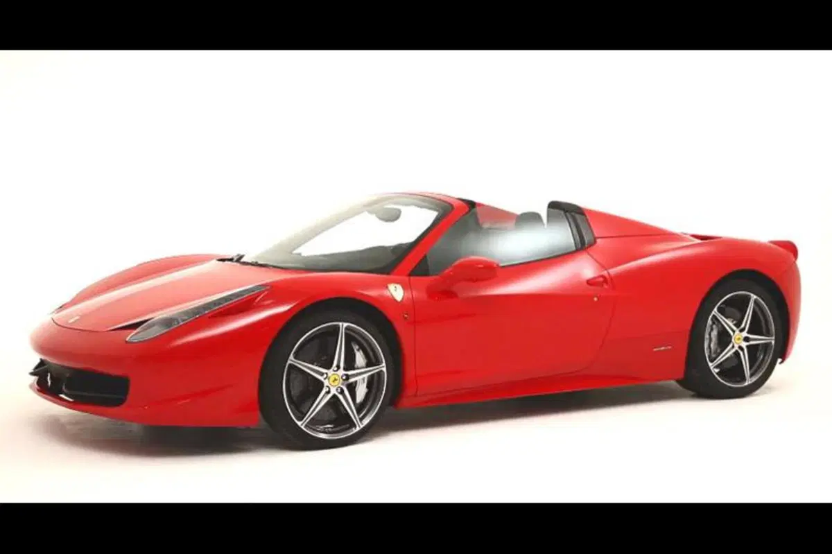 Ferrari 458 Spider: come si apre il tetto in alluminio (6)