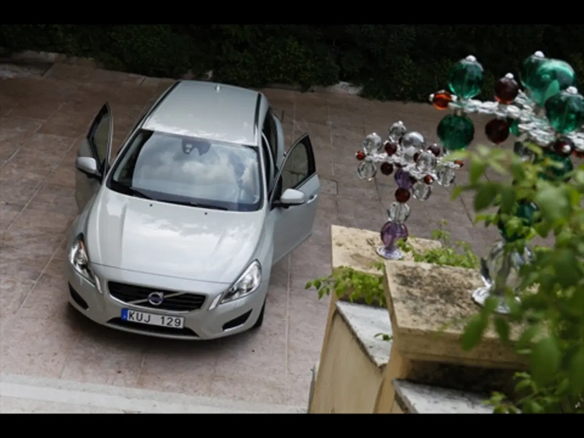 Volvo introduce la tecnologia start/stop nei modelli con cambio automatico (4)