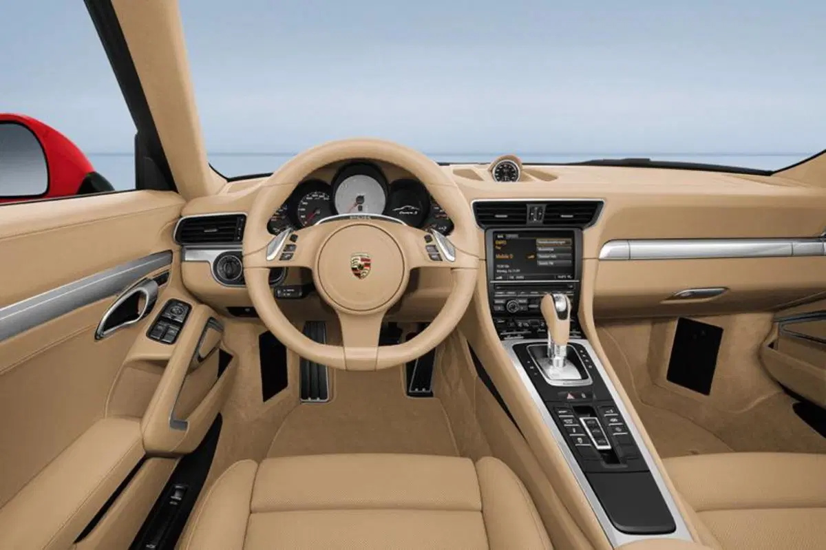 Porsche 911: in Germania la 991 parte da 88.038 euro (12)