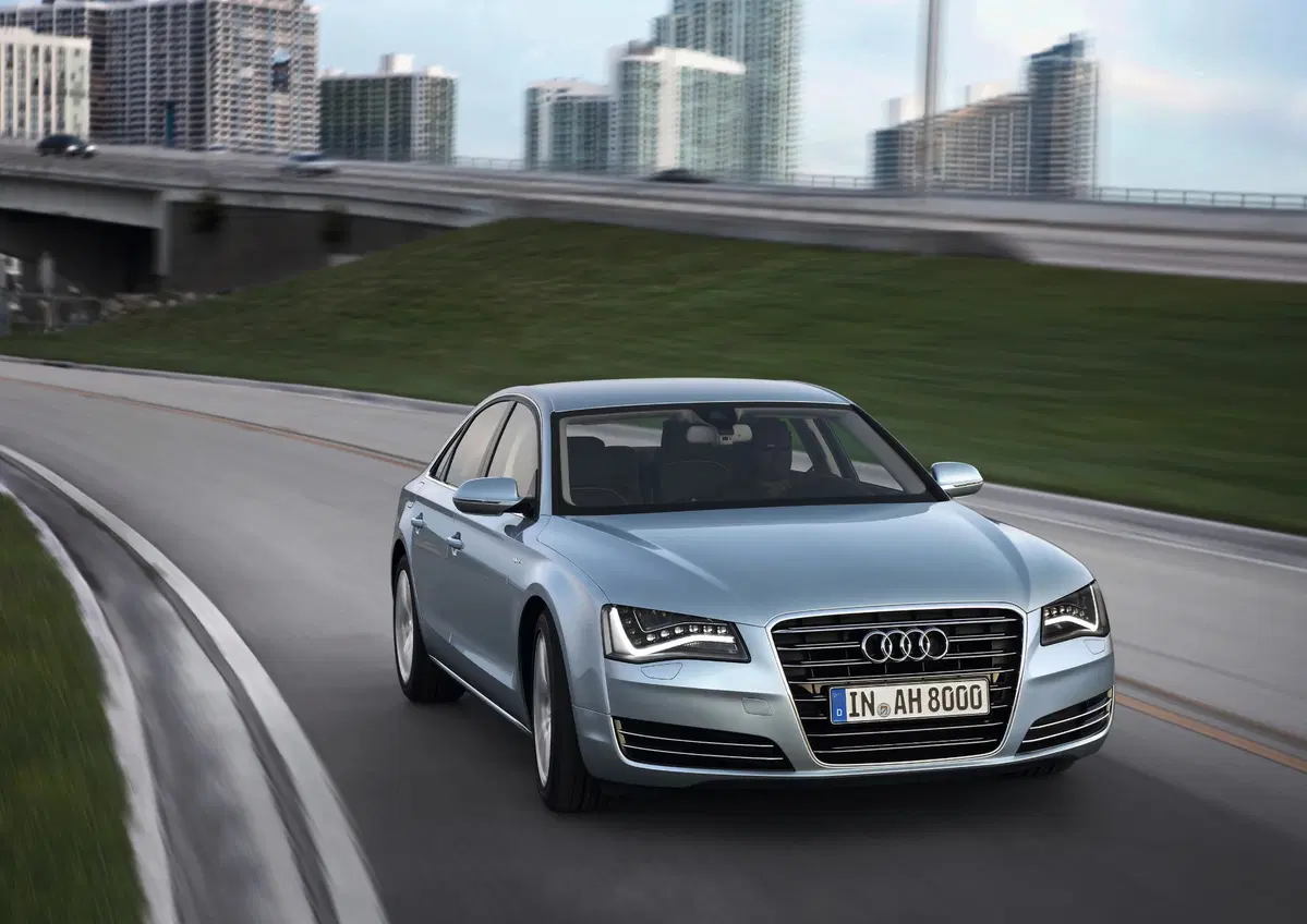 Audi A8 Hybrid (2)