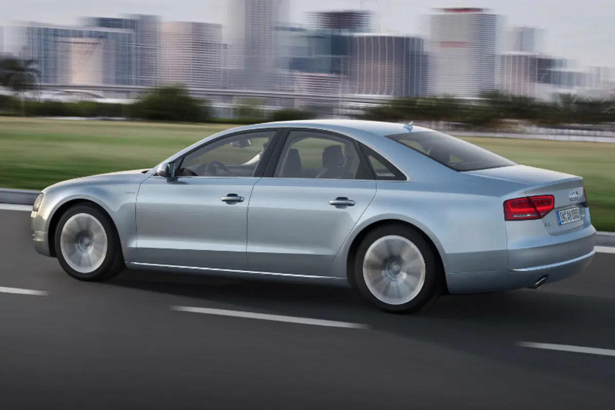 Audi A8 Hybrid (3)