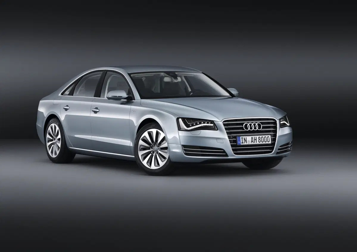 Audi A8 Hybrid (9)