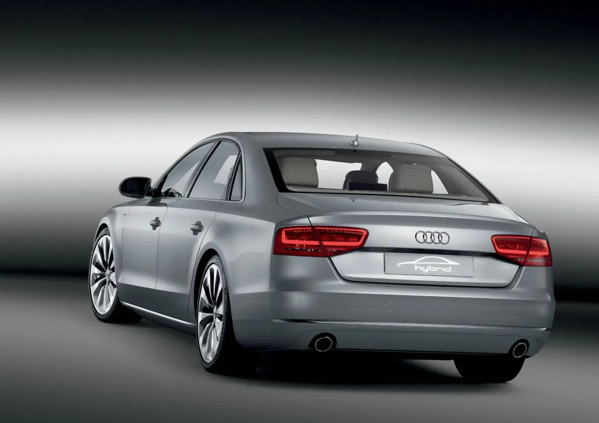 Audi A8 Hybrid (12)