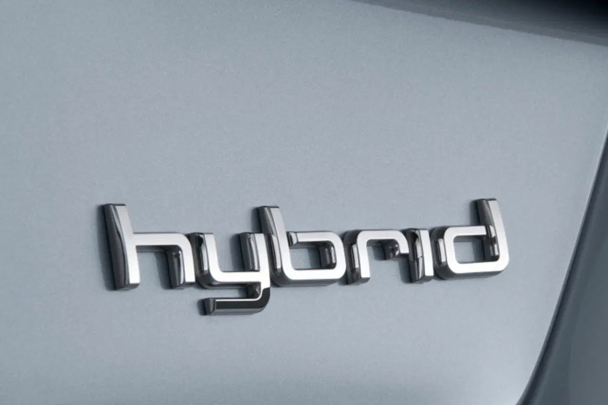 Audi A8 Hybrid (14)