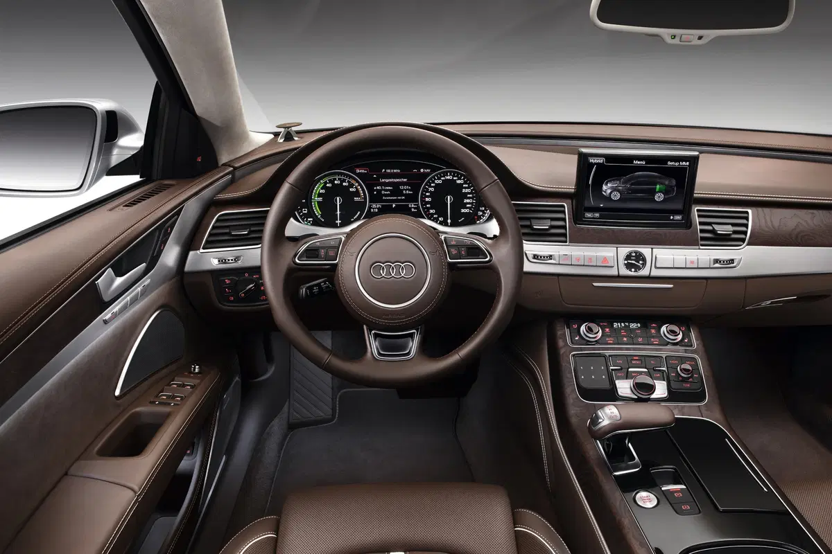 Audi A8 Hybrid (16)