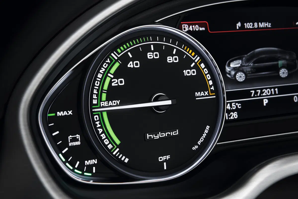 Audi A8 Hybrid (18)