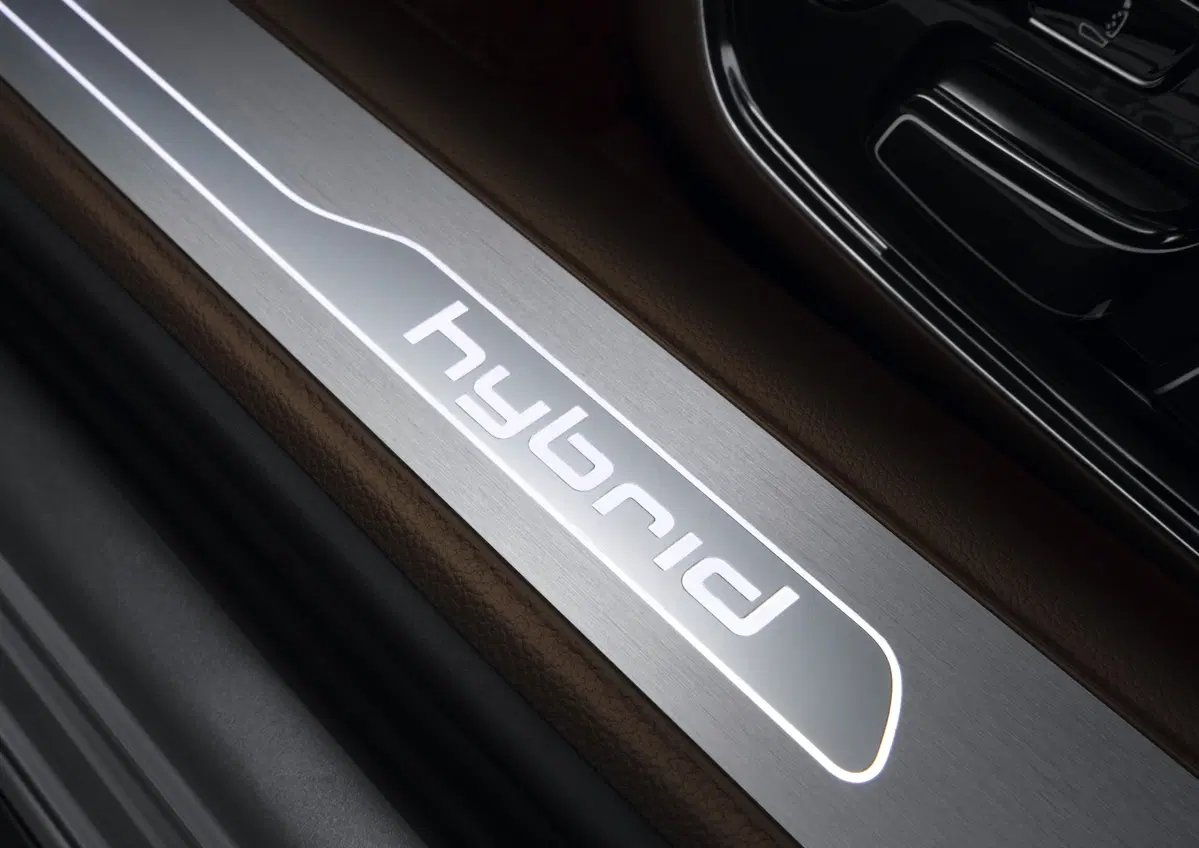 Audi A8 Hybrid (19)