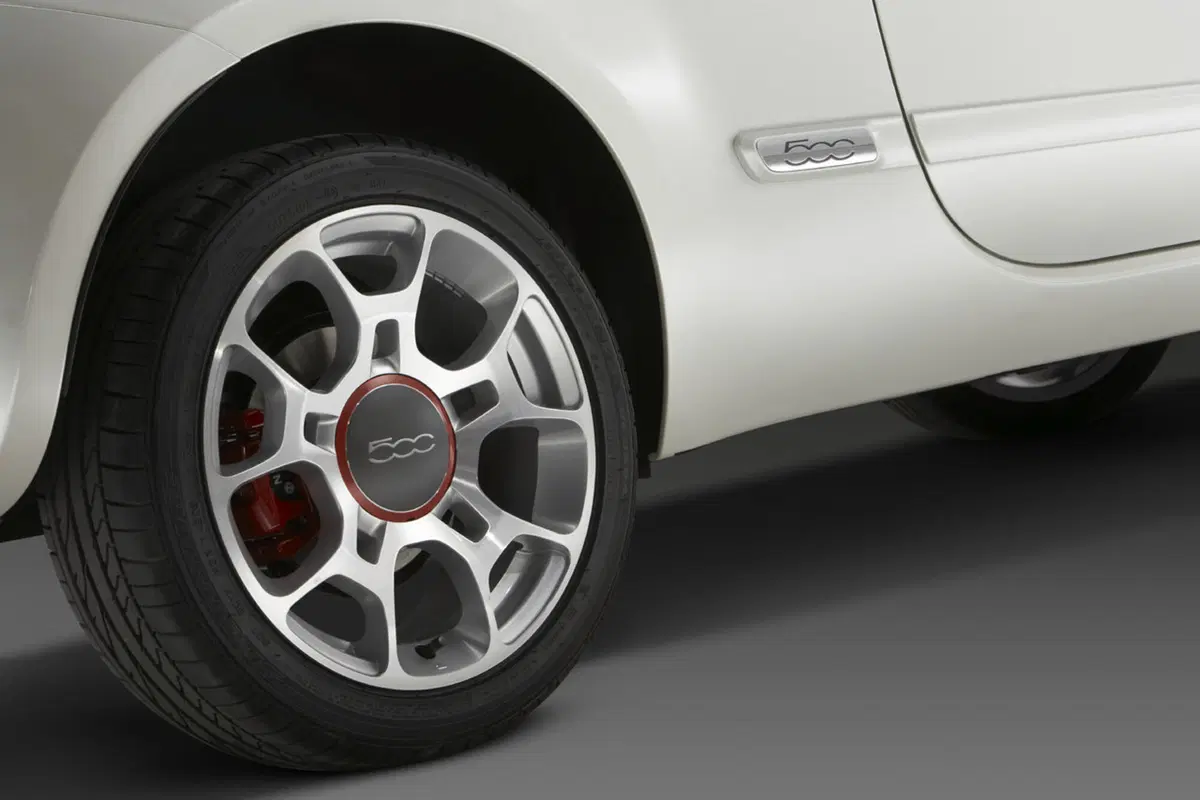 Fiat: svelata a Miami la 500 destinata al Sudamerica (7)