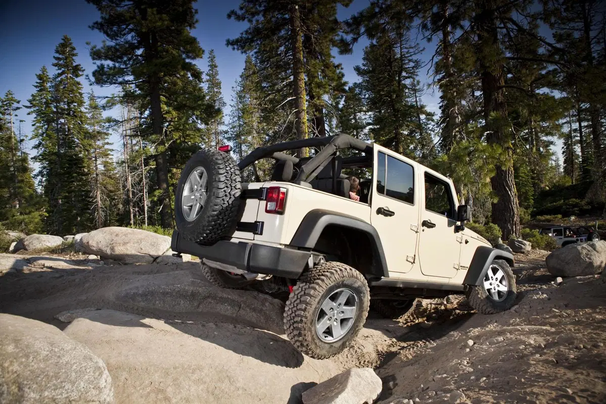 Jeep Wrangler M.Y. 2012: solo per gli USA (6)