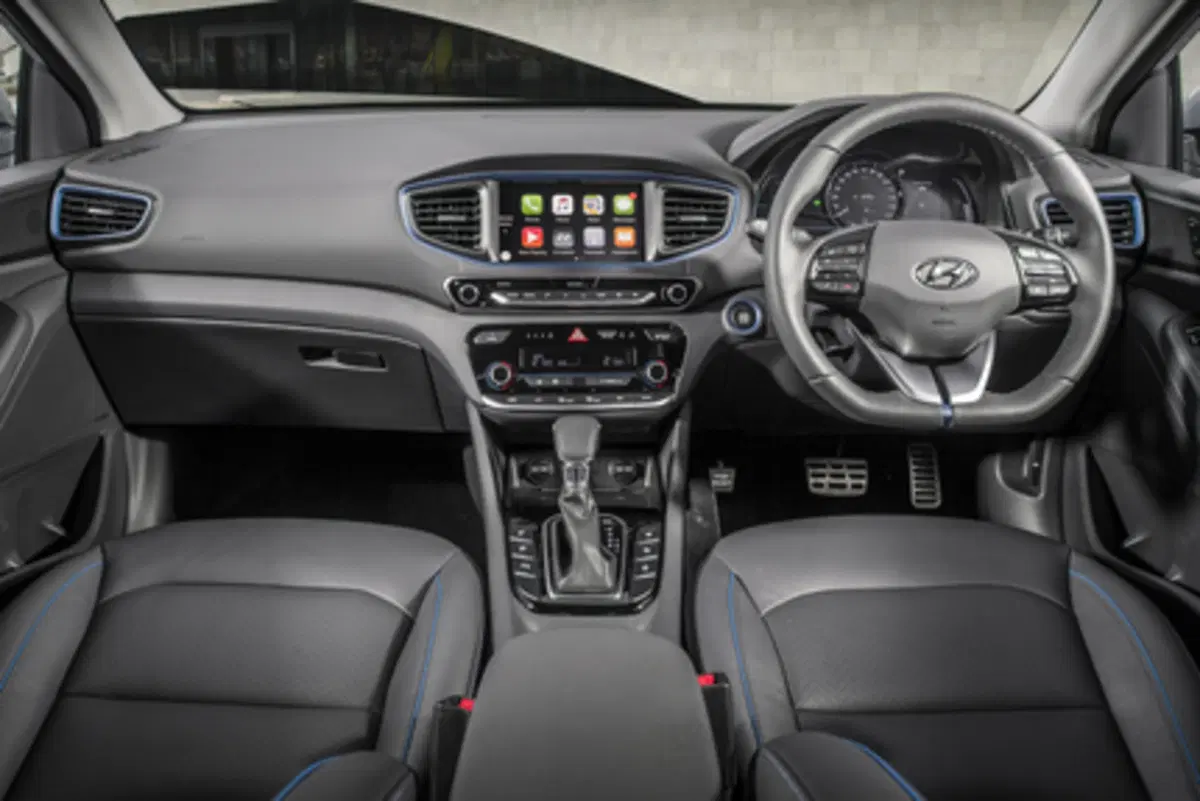 Hyundai Ioniq Hybrid 2016 [Video Primo Test] (18)