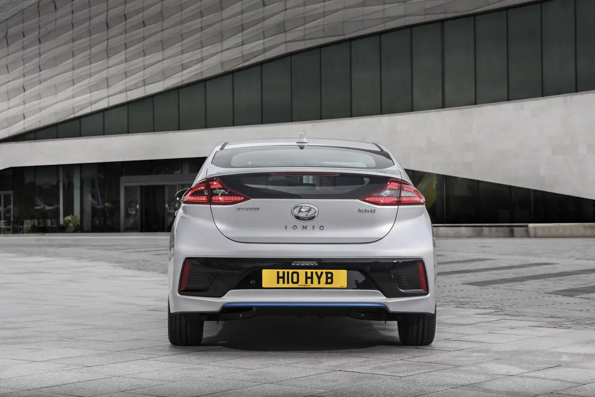 Hyundai Ioniq Hybrid 2016 [Video Primo Test] (15)