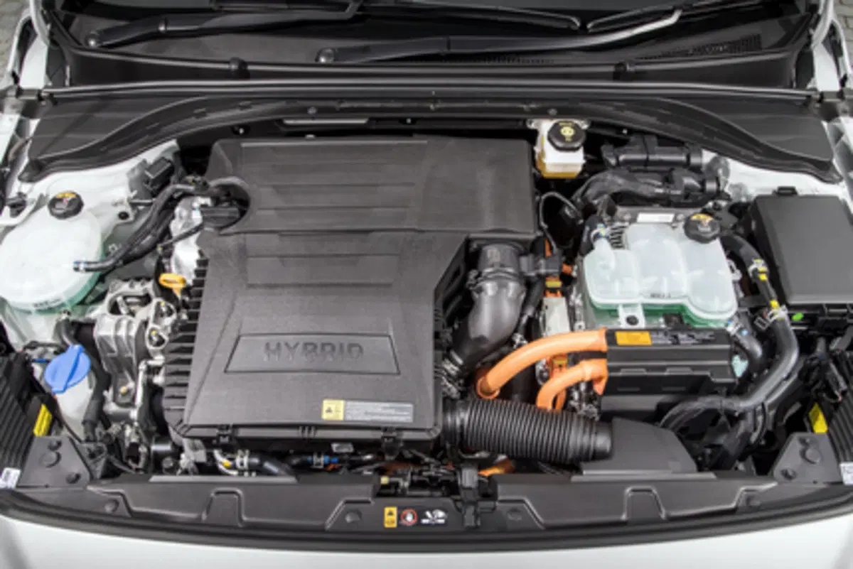 Hyundai Ioniq Hybrid 2016 [Video Primo Test] (22)
