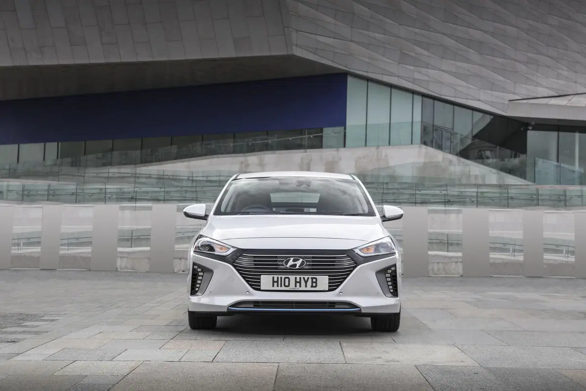 Hyundai Ioniq Hybrid 2016 [Video Primo Test] (6)