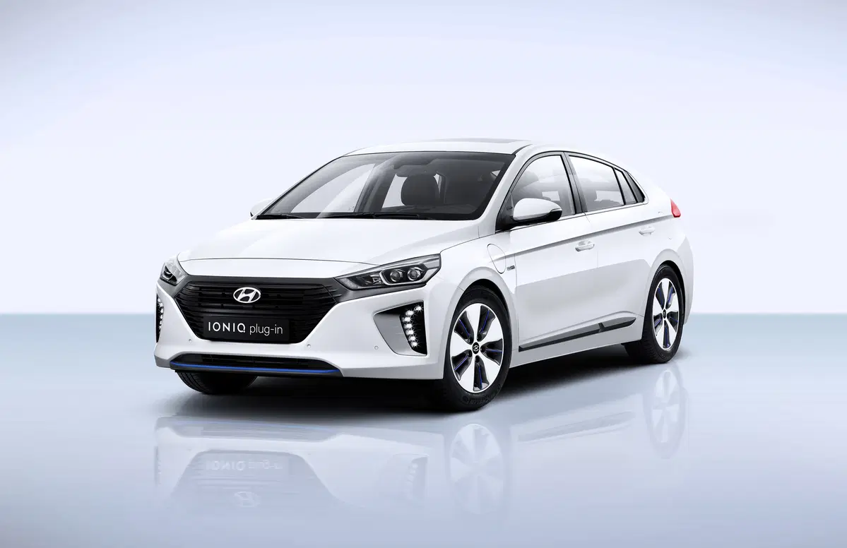 Hyundai Ioniq Hybrid 2016 [Video Primo Test] (11)