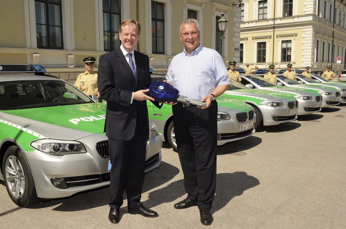 BMW: consegnata alla Polizia bavarese la nuova Serie5 Touring
