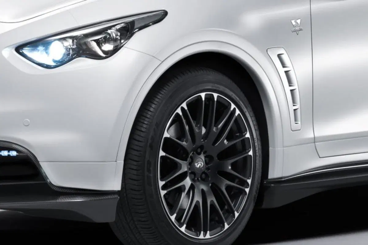 Infiniti FX: a Francoforte una Concept firmata Vettel (4)